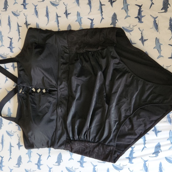 Bloomchic black one-piece bathing suit, size 26 - Picture 2 of 11